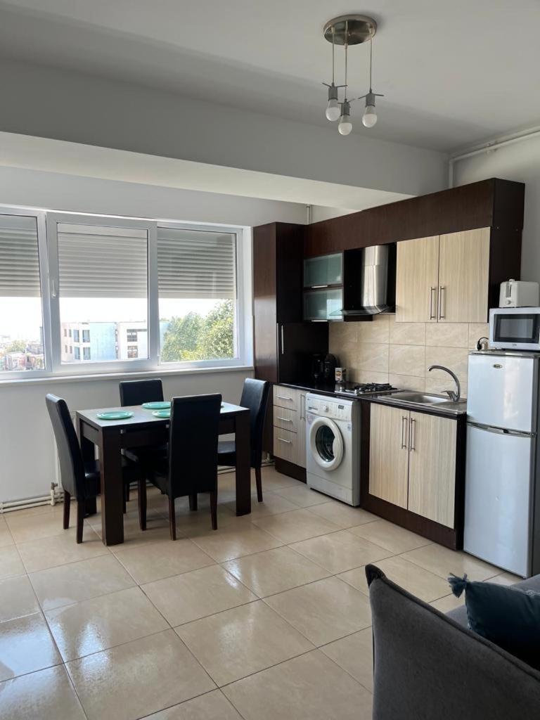 Fratellyvibe Mamaia Apartment Exterior photo