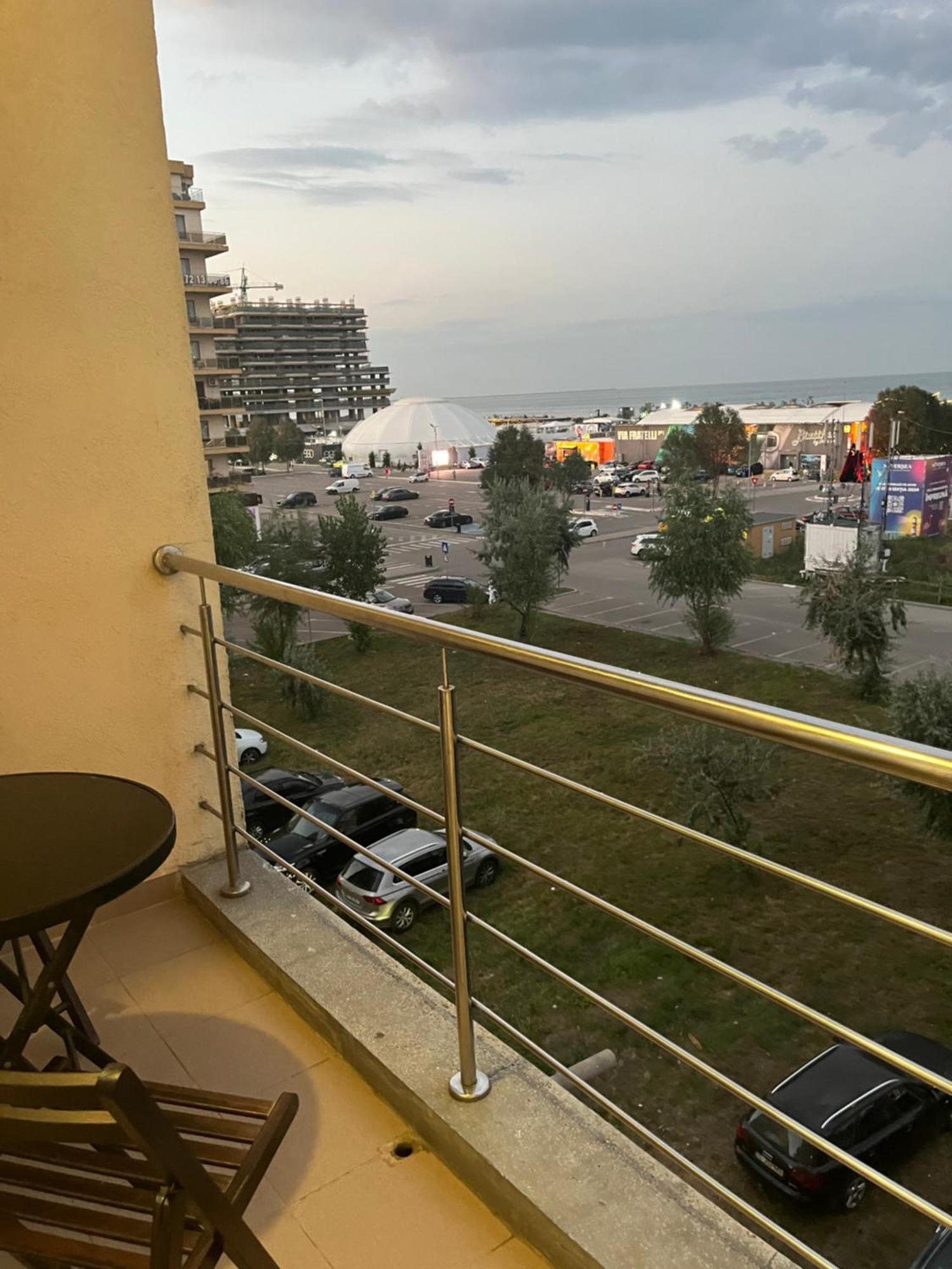 Fratellyvibe Mamaia Apartment Exterior photo