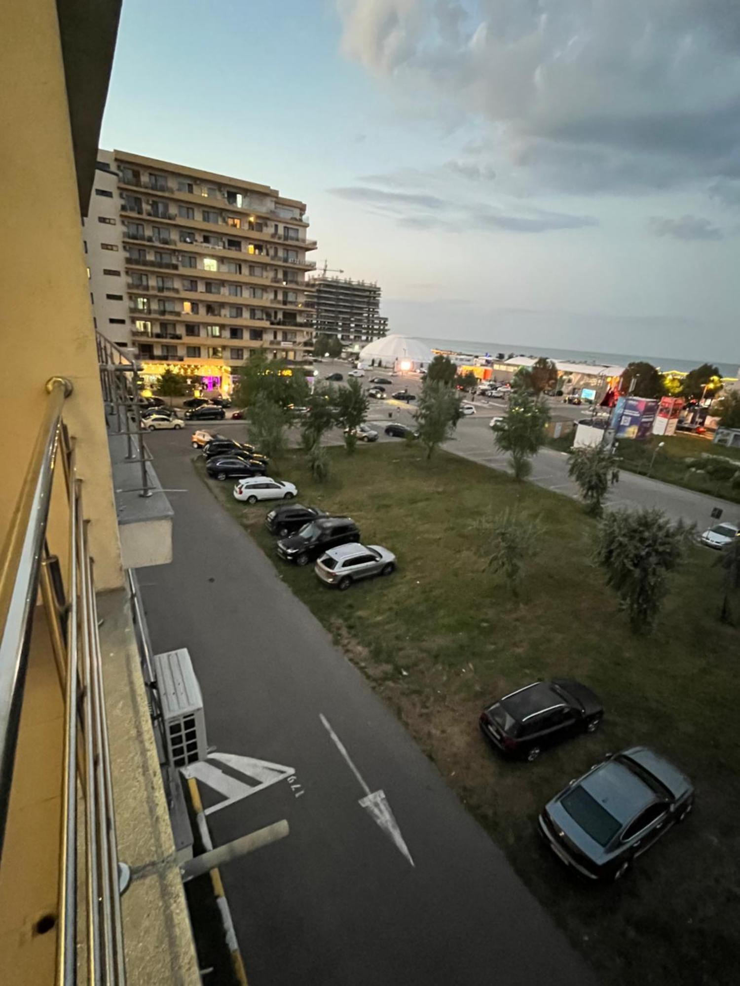 Fratellyvibe Mamaia Apartment Exterior photo